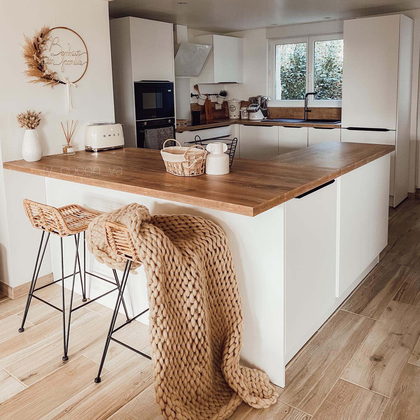 Renovated kitchen with coastal items and vidaXL chairs